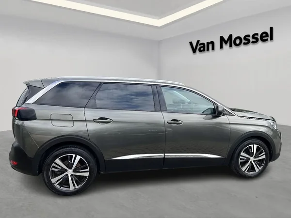 Peugeot 5008 (2020) — foto 18 van 22