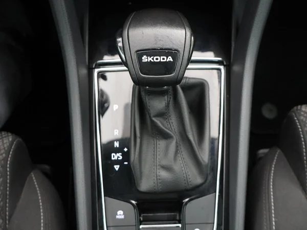 SKODA Karoq (2022) — foto 18 van 28
