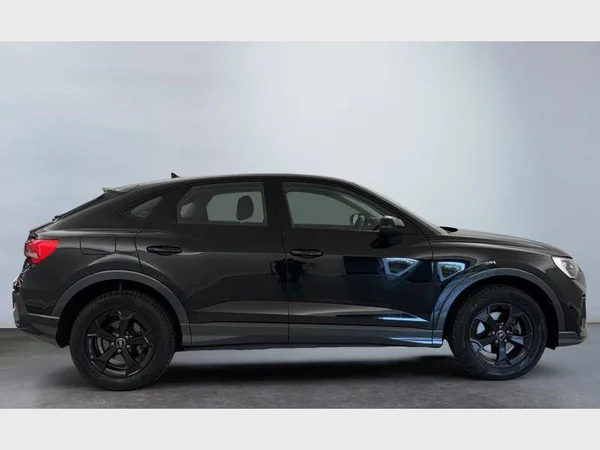 Audi Q3 Sportback (2020) — foto 23 van 31