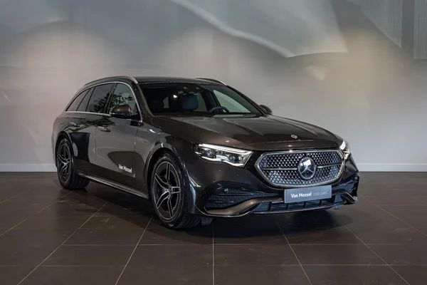 Mercedes-Benz E-Klasse (2024) — foto 23 van 46