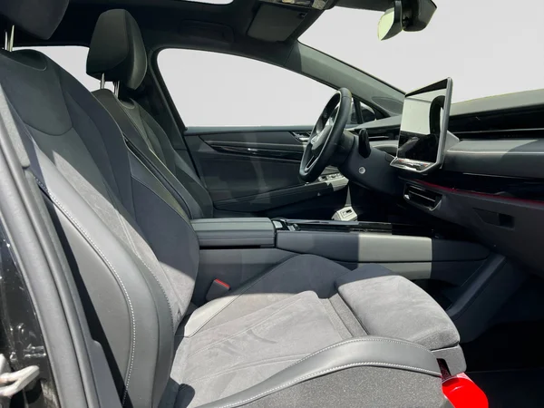 VOLKSWAGEN ID.7 Tourer (2024) — foto 8 van 24