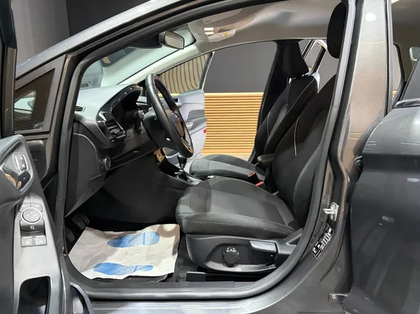 Ford Fiesta (2018) — foto 21 van 23