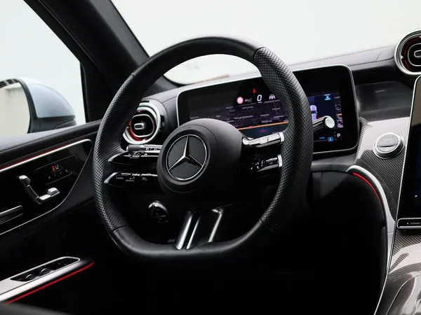 Mercedes-Benz GLC (2025) — foto 37 van 46