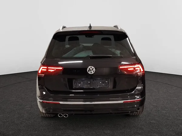 VOLKSWAGEN Tiguan (2020) — foto 18 van 23