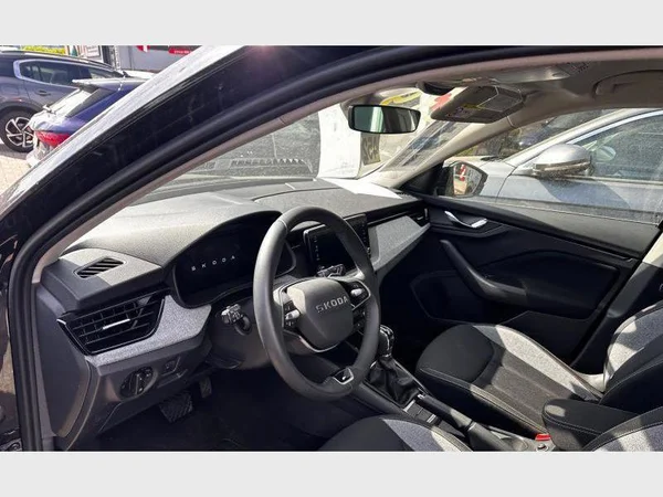 Skoda Kamiq (2025) — foto 24 van 31