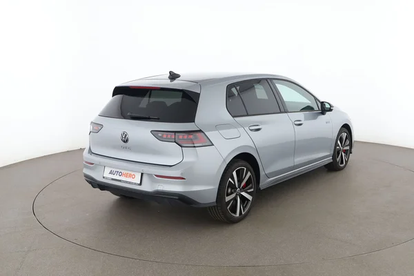 Volkswagen Golf (2024) — foto 12 van 16