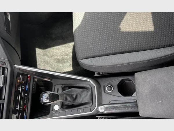 Volkswagen Taigo (2025) — foto 9 van 28