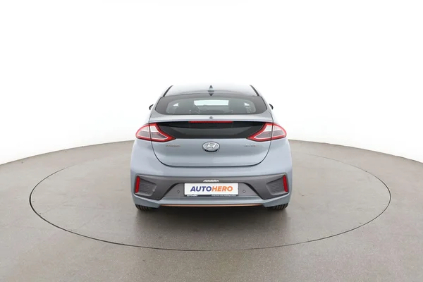 Hyundai Ioniq (2016) — foto 11 van 16