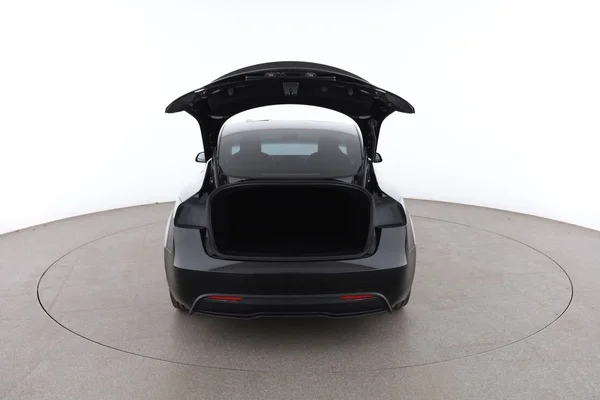 Tesla Model 3 (2024) — foto 7 van 16