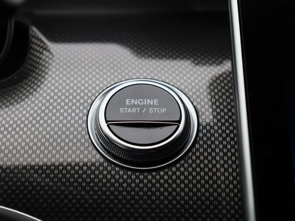 Mercedes-Benz C-Klasse (2023) — foto 16 van 60