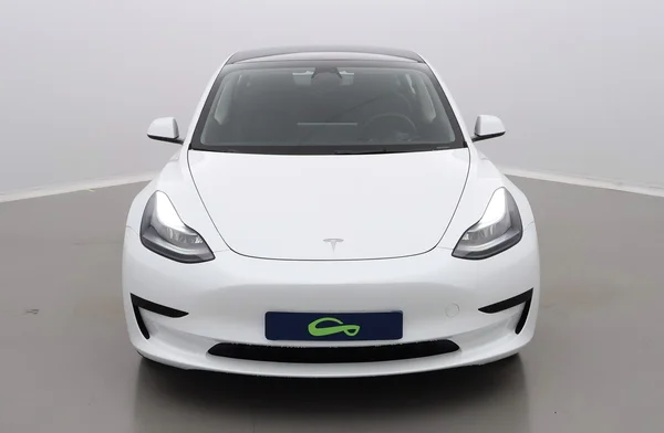 Tesla Model 3 (2023) — foto 43 van 44