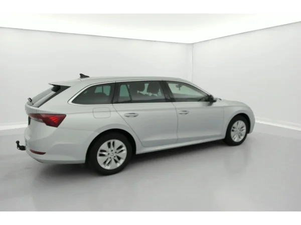 SKODA Octavia SW (2024) — foto 29 van 35