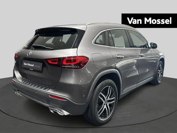 Mercedes-Benz GLA (2022) — foto 16 van 21
