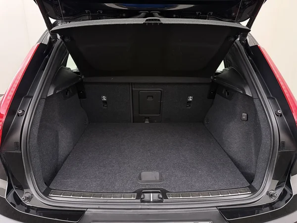 VOLVO XC40 (2023) — foto 8 van 32