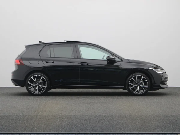 VOLKSWAGEN Golf VIII (2025) — foto 9 van 20