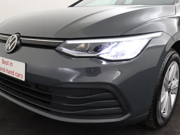 VOLKSWAGEN Golf (2024) — foto 19 van 26