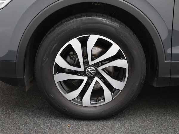 Volkswagen Tiguan (2022) — foto 6 van 36