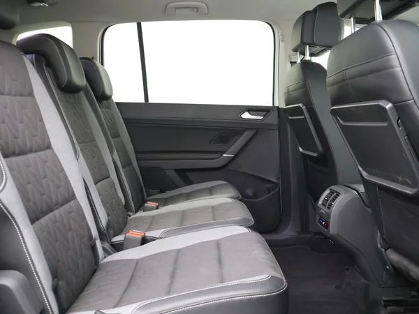VOLKSWAGEN Touran (2025) — foto 2 van 29