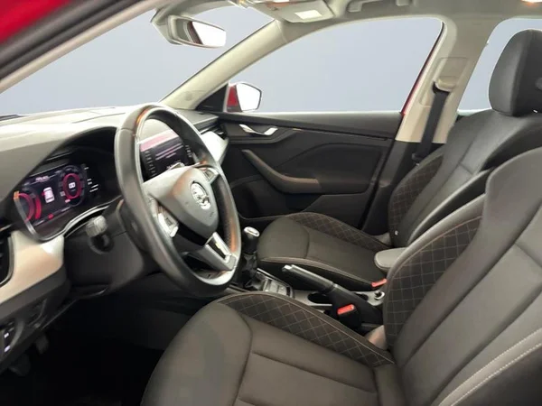 SKODA Kamiq (2020) — foto 7 van 17