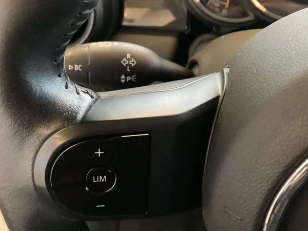 MINI One (2022) — foto 9 van 19