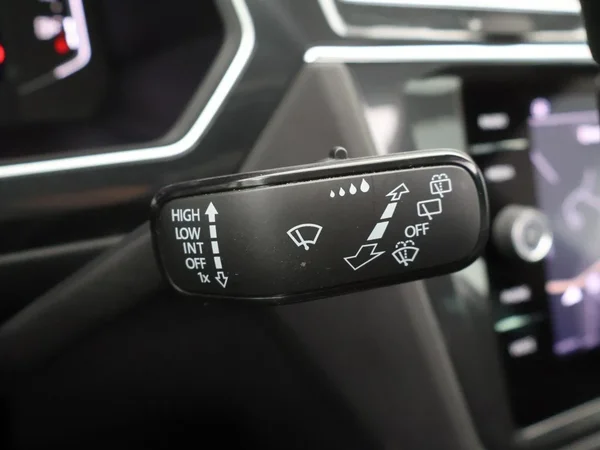 Volkswagen Tiguan (2023) — foto 17 van 33