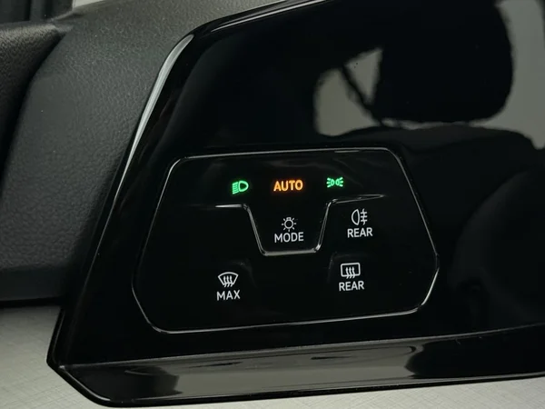 VOLKSWAGEN Golf (2021) — foto 20 van 30