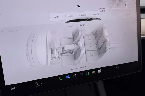Tesla Model 3 (2023) — foto 8 van 40