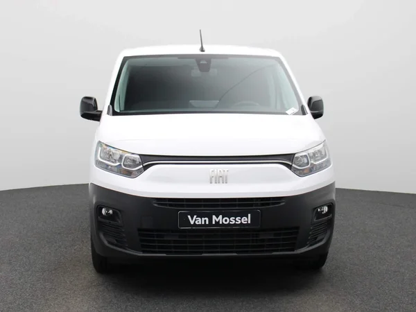 Fiat Doblò (2023) — foto 37 van 39