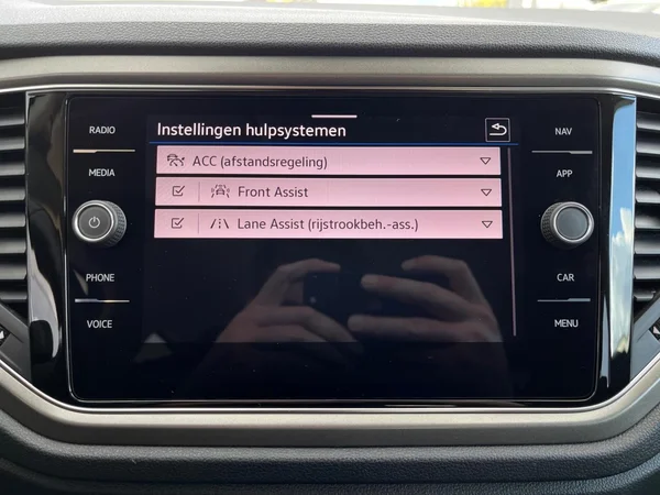 VOLKSWAGEN T-Roc (2021) — foto 5 van 20