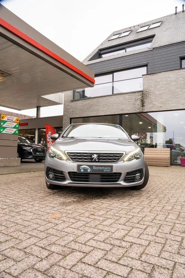 Peugeot 308 (2021) — foto 38 van 64