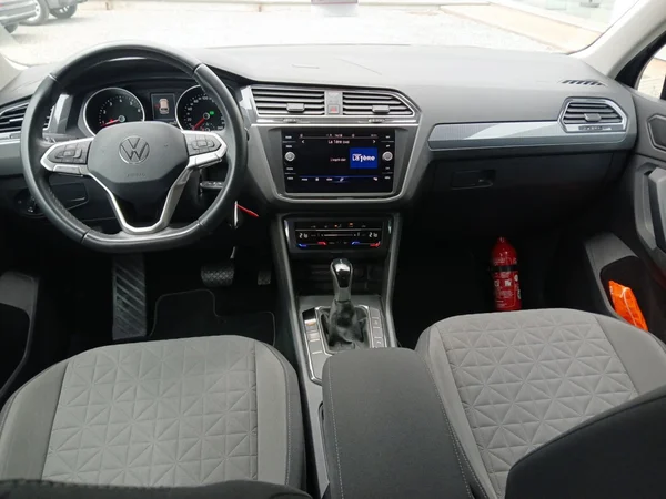 VOLKSWAGEN Tiguan (2021) — foto 18 van 18