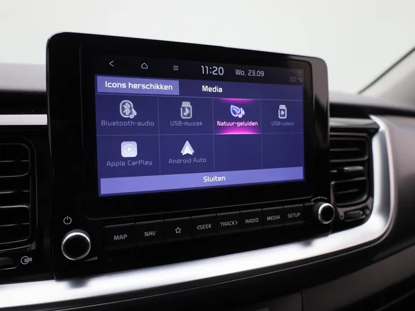 Kia Stonic (2021) — foto 20 van 35