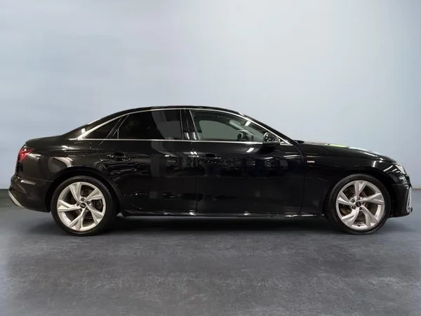 AUDI A4 (2022) — foto 27 van 30