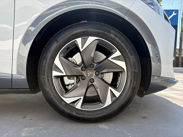 CUPRA Tavascan (2026) — foto 17 van 24