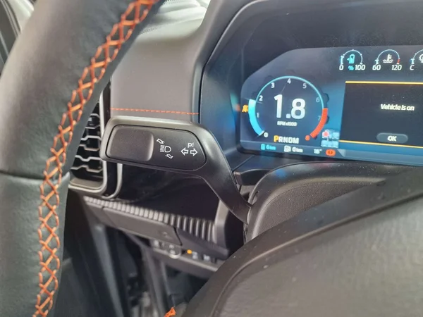 Ford Ranger — foto 4 van 16