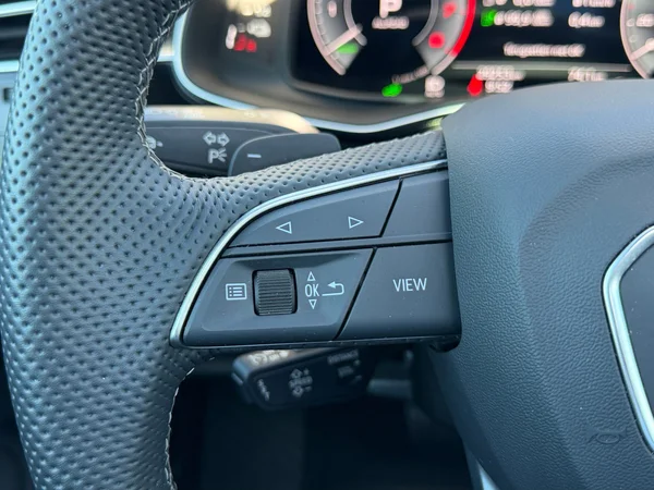 AUDI Q7 (2024) — foto 2 van 20