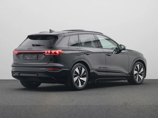 AUDI Q6 e-tron (2026) — foto 12 van 27