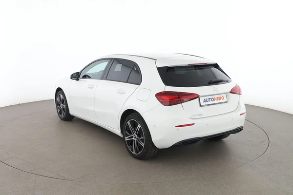 Mercedes-Benz A-Klasse (2023) — foto 10 van 16