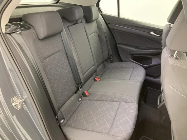 VOLKSWAGEN Golf VIII (2024) — foto 16 van 36