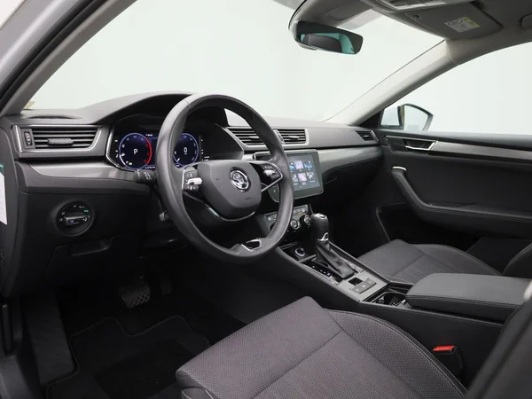 Škoda Superb (2022) — foto 32 van 47