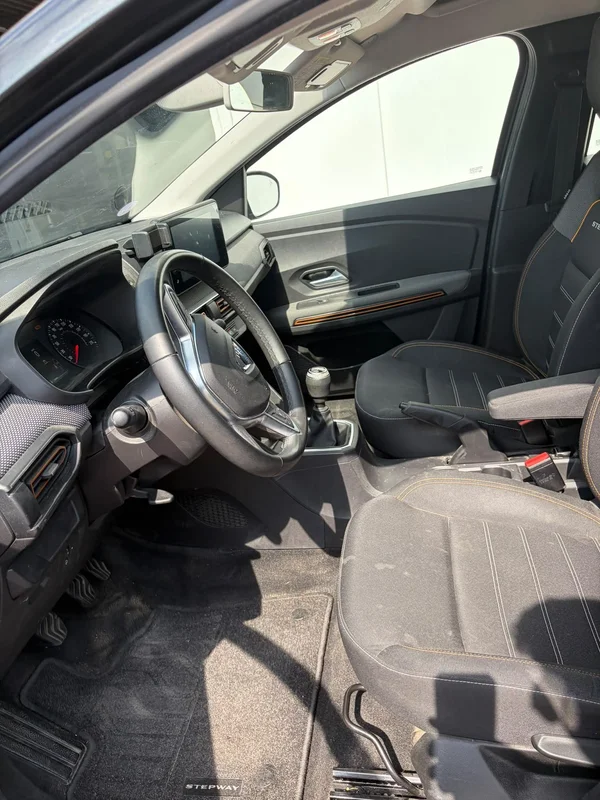 Dacia Sandero Stepway (2021) — foto 2 van 20