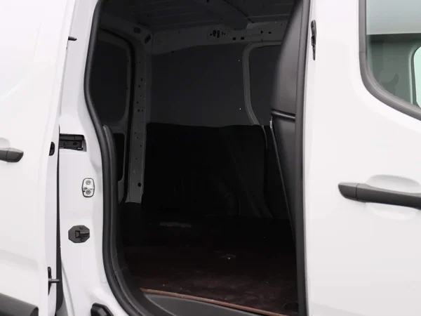 Fiat Doblò (2023) — foto 2 van 39