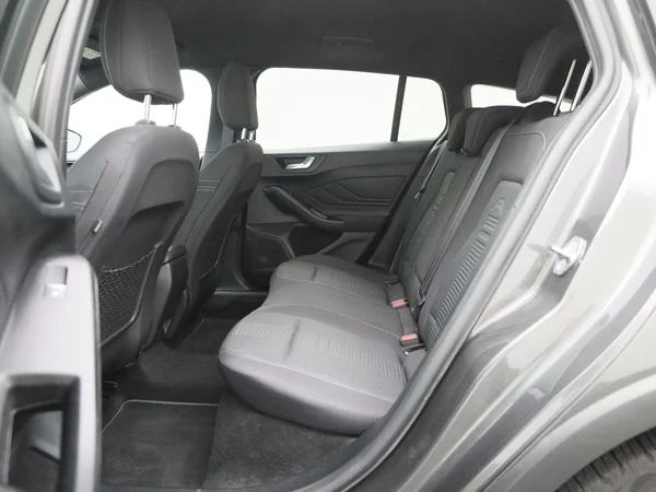 Ford Focus (2021) — foto 4 van 36