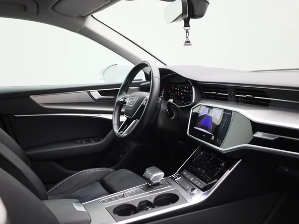 Audi A6 (2022) — foto 32 van 45