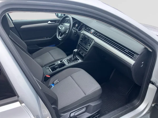VOLKSWAGEN Passat SW (2020) — foto 3 van 25