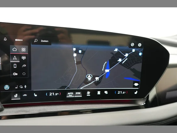 AUDI Q6 e-tron (2025) — foto 13 van 46