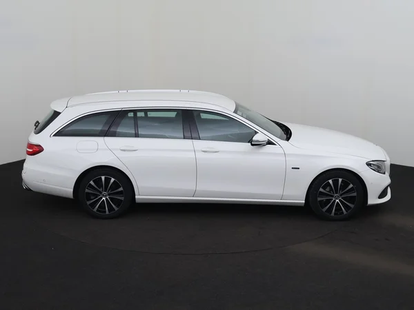 MERCEDES E 300 (2020) — foto 27 van 31