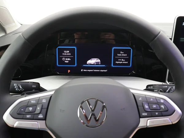 VOLKSWAGEN Golf VIII (2025) — foto 13 van 21