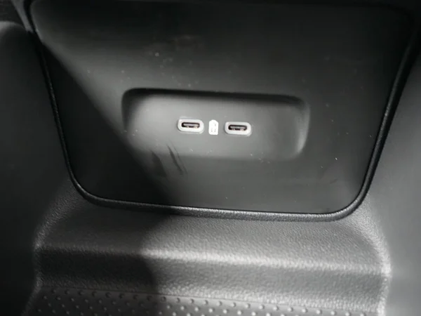 SKODA Octavia Combi (2026) — foto 8 van 27