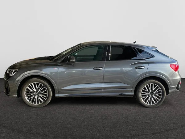 AUDI Q3 Sportback (2023) — foto 13 van 20